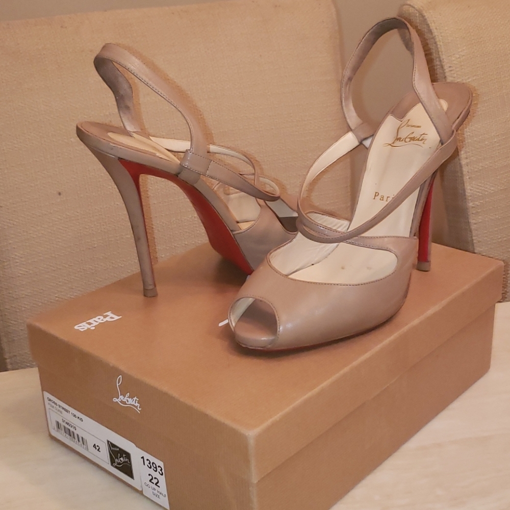 Christian Louboutin Cross Street 42